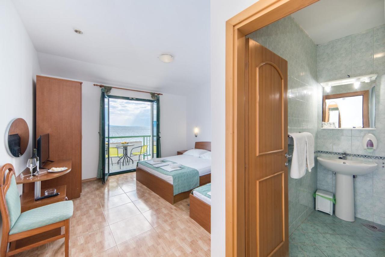 Hotel Riva Brist Extérieur photo
